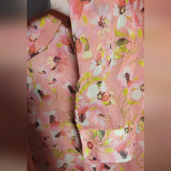 KUT from the kloth large sheer floral blouse button down ajustable sleeve length - Picture 5 of 7